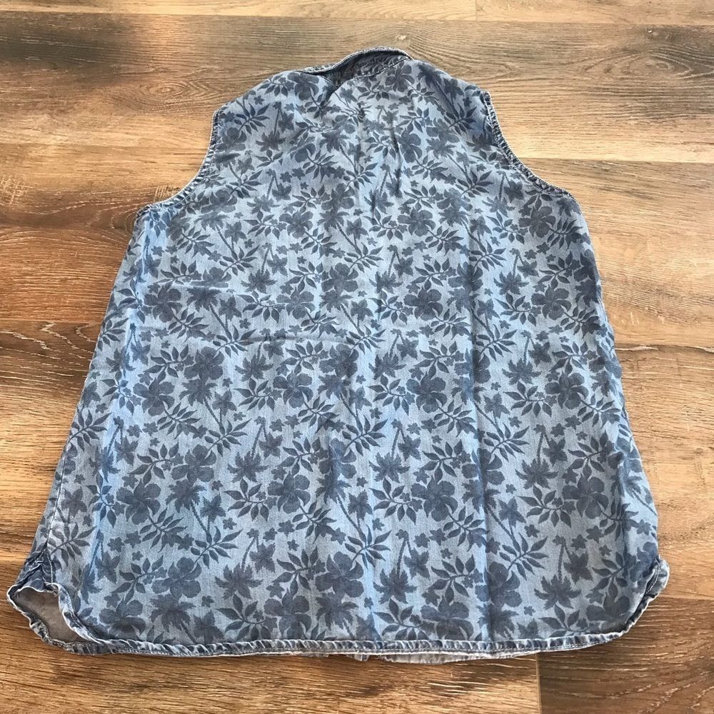 Buffalo Button Up Tank - Picture 3 of 5